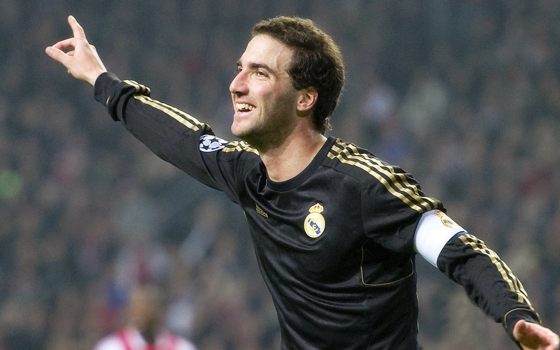 開(kāi)云體育登入-未來(lái)“巨星”嶄露頭角：新一代足球領(lǐng)袖在歐冠綻放，2020足壇未來(lái)十大巨星